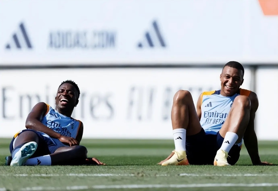 维尼修斯在, kHgcd 维尼修斯在, kHgcd