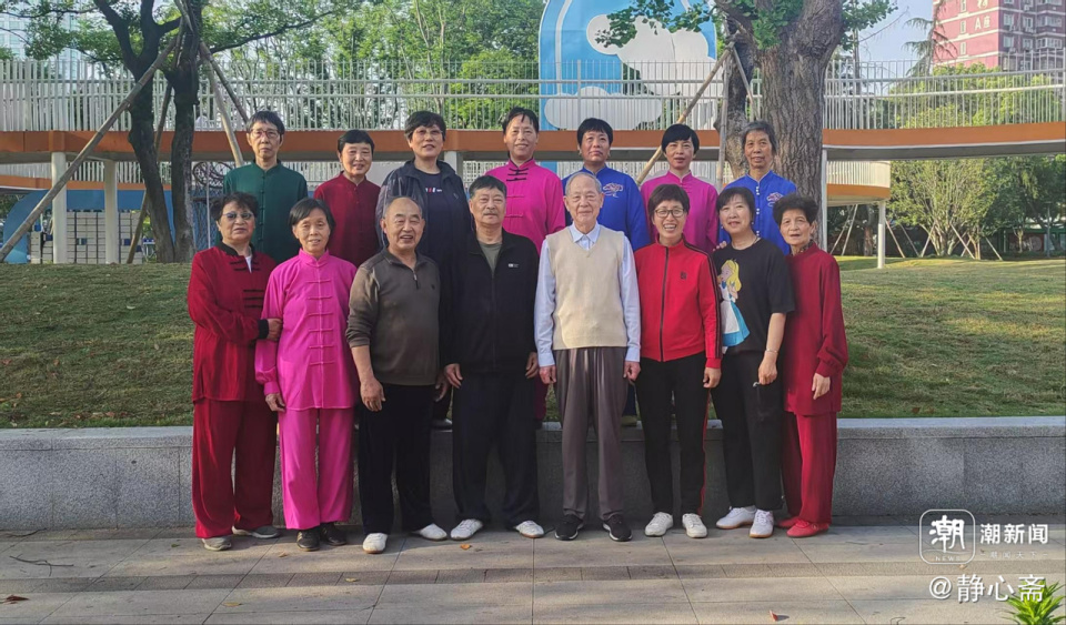 窗户留条逢, 他每次来打, 完拳 窗户留条逢, 他每次来打, 完拳