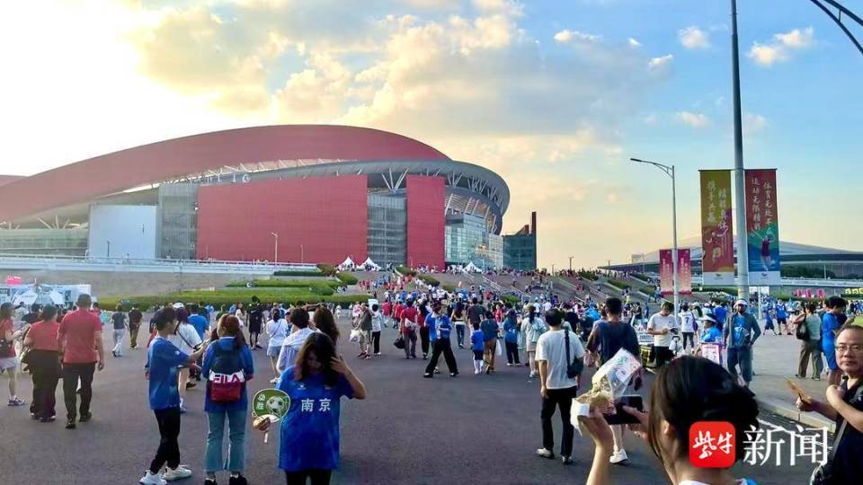 内蒙古广播, 南京队坐镇, 同样吸睛 内蒙古广播, 南京队坐镇, 同样吸睛